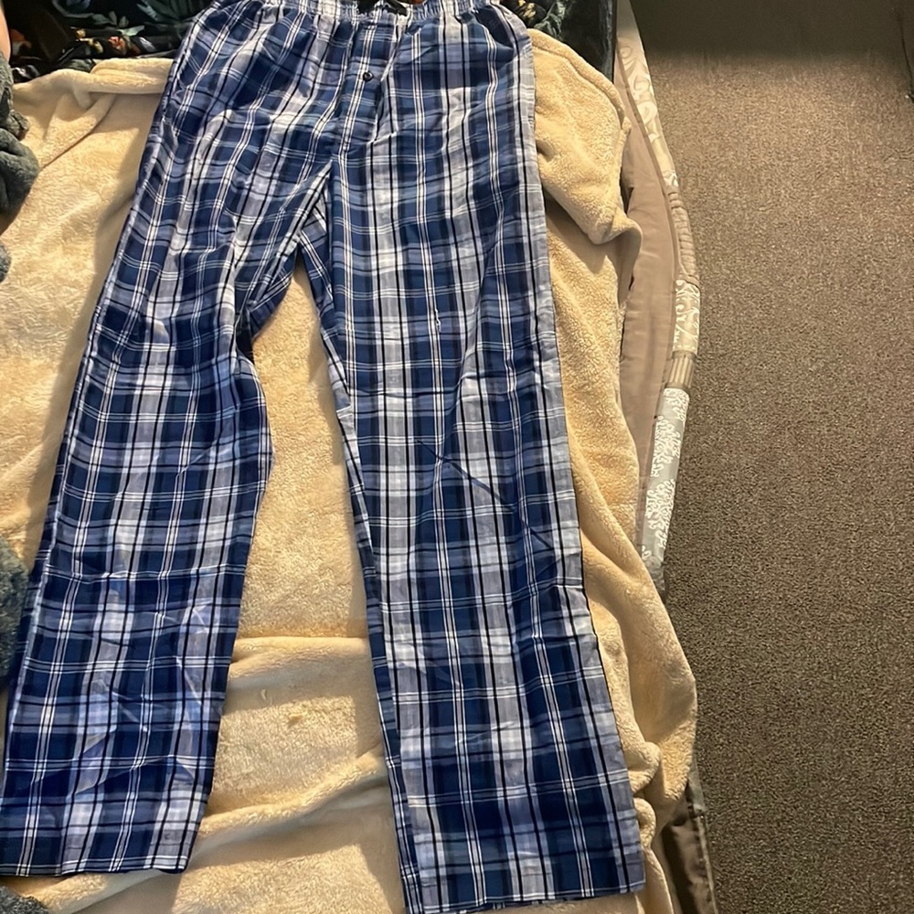 Hanes men’s pajamas worn only once